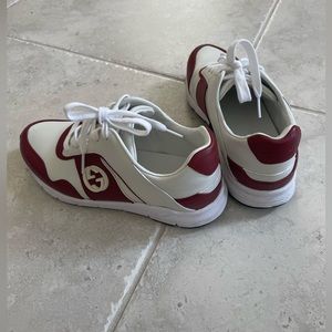 Authentic GUCCI Women's calfskin leather low top sneakers, size 5